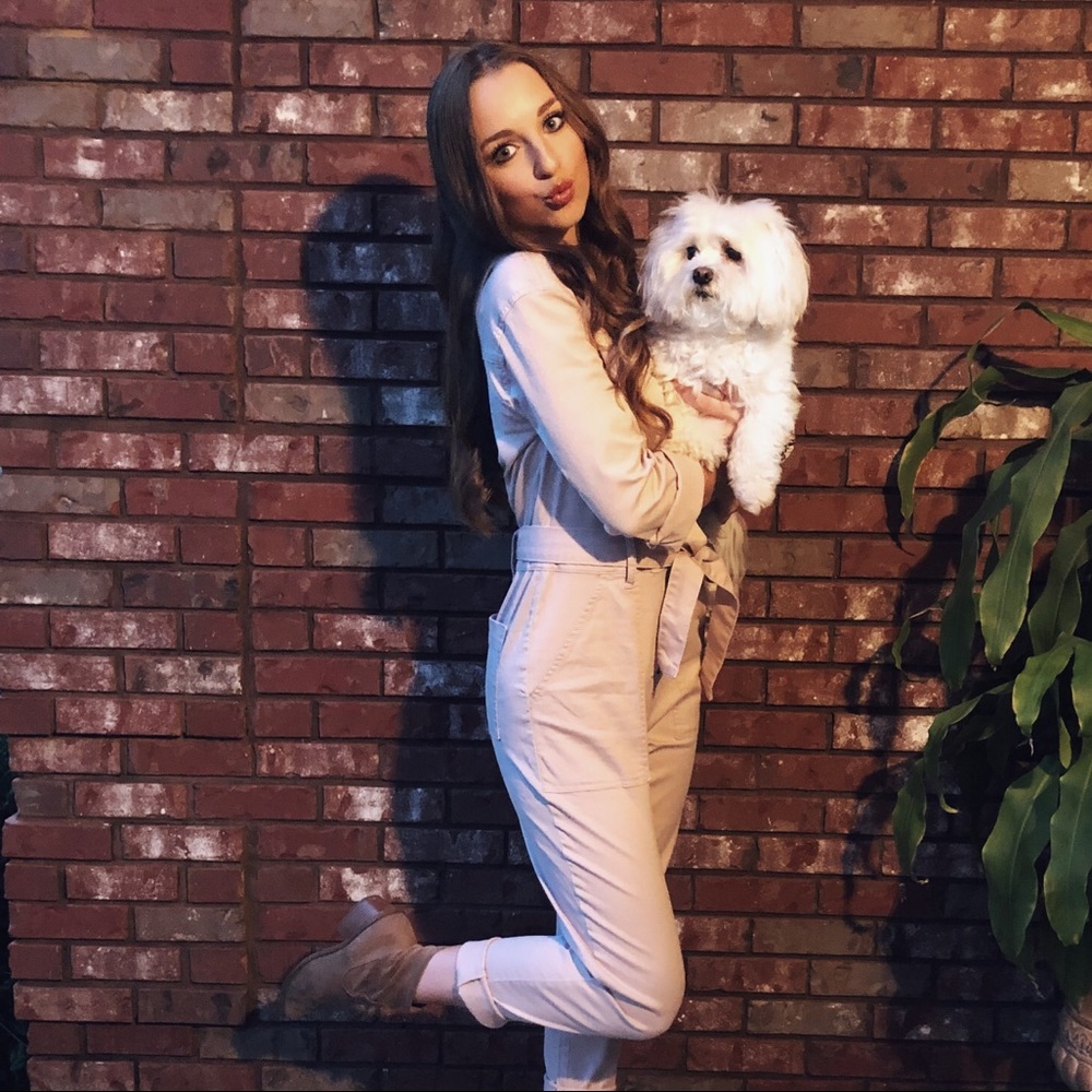 Meet your Posher, Caitlin